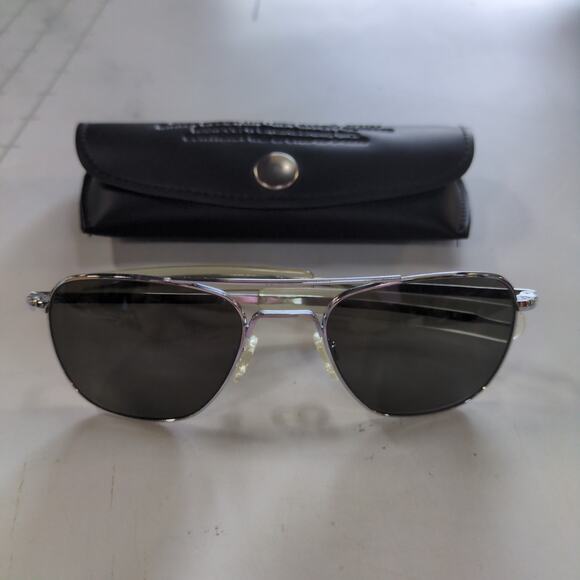 Vintage Randolph Engineering Aviator Sunglasses 5 1/2 Gun Metal AF 52 20 Silver - Picture 1 of 7